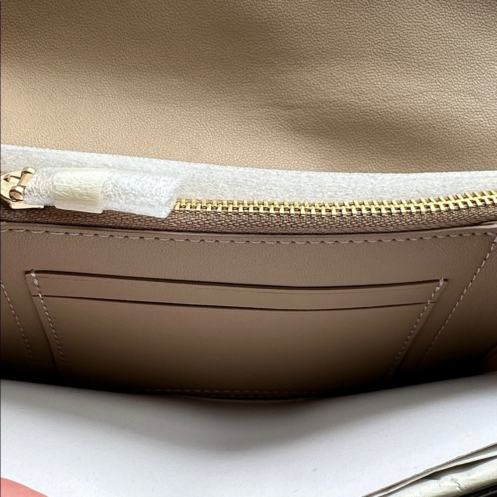 Coach NWT Kleo Light Khaki Cream Multi Wallet - Picture 11 of 15